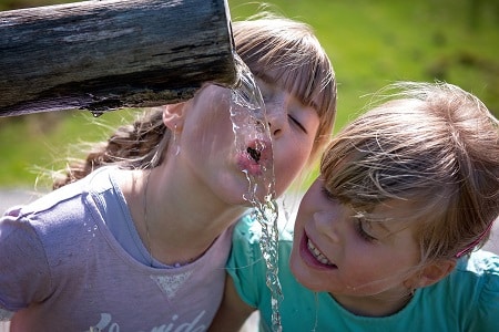 Tomar Agua y Evitar la Deshidratación